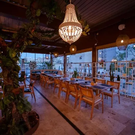 Almar Luxury Hotel