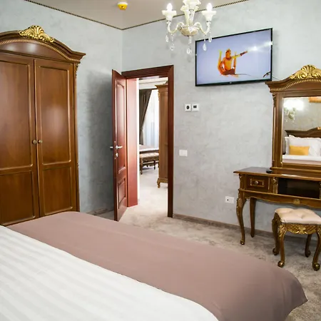 Almar Luxury ホテル 4*