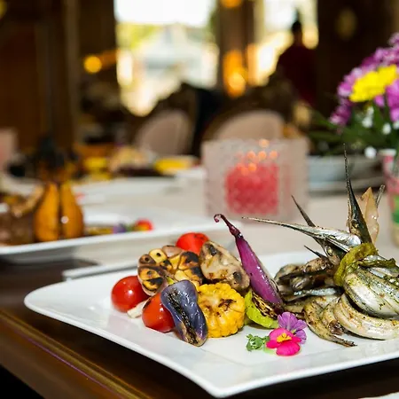 Almar Luxury Hotel 4*